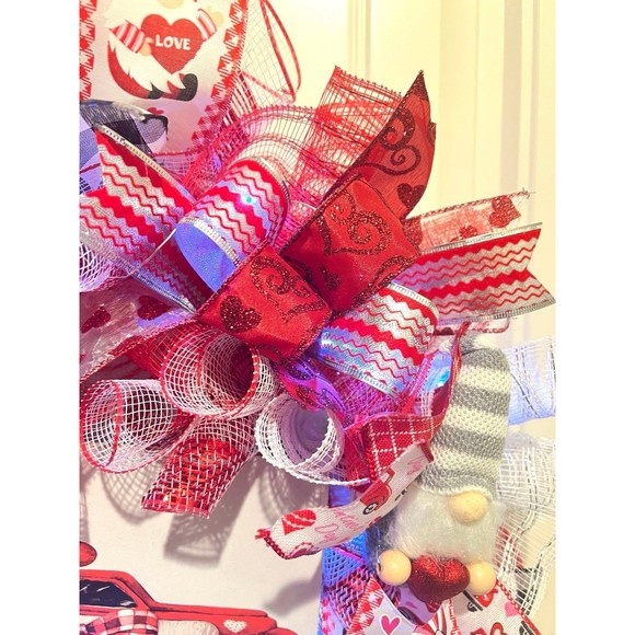 Handmade Valentine’s Gnome LOVE Truck Ribbon Prelit Wreath 22 ins LED W14 - Picture 9 of 12